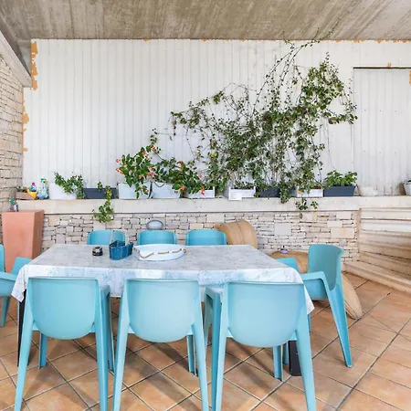 Amazing In With Sauna Semesterbostad Pula