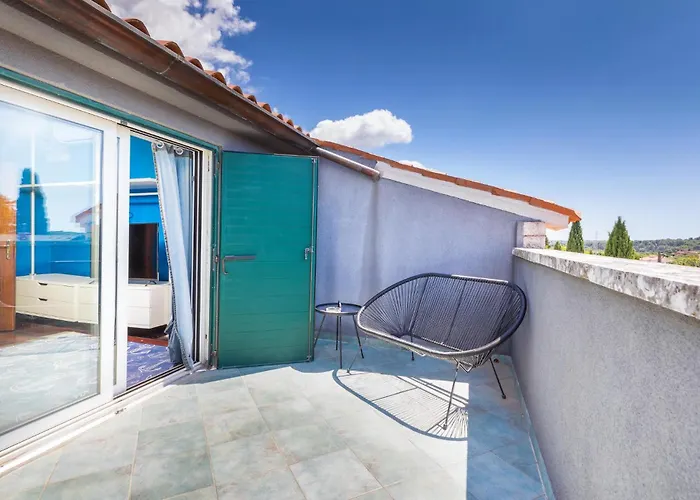 Amazing In With Sauna 펜션 풀라