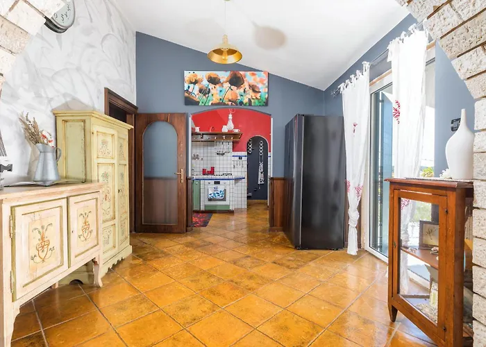 Ferienhaus Amazing In With Sauna Pula