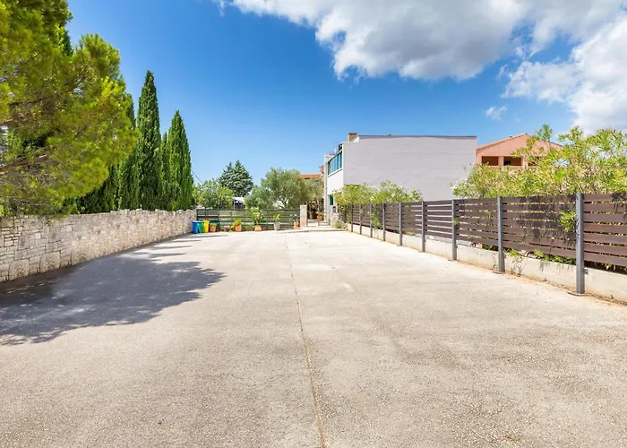 Amazing In With Sauna 펜션 풀라