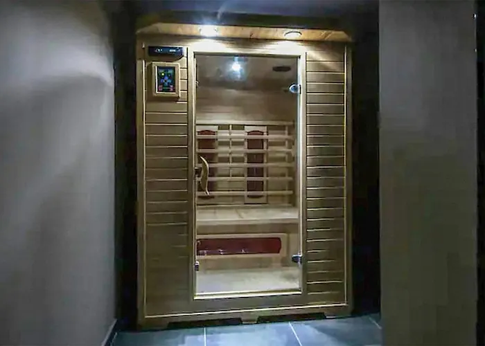 Amazing In With Sauna * 풀라
