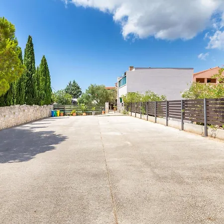 Amazing In With Sauna Дом отдыха Пула