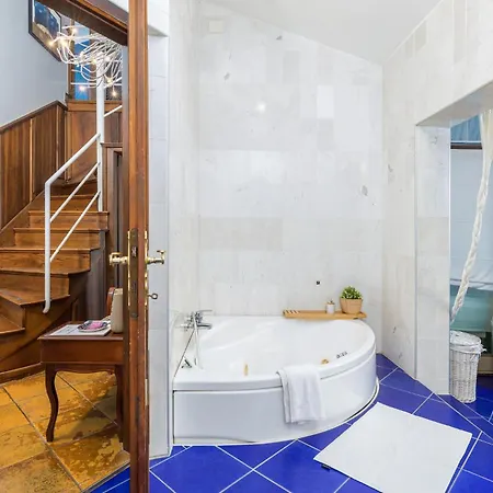 Amazing In With Sauna Дом отдыха Пула